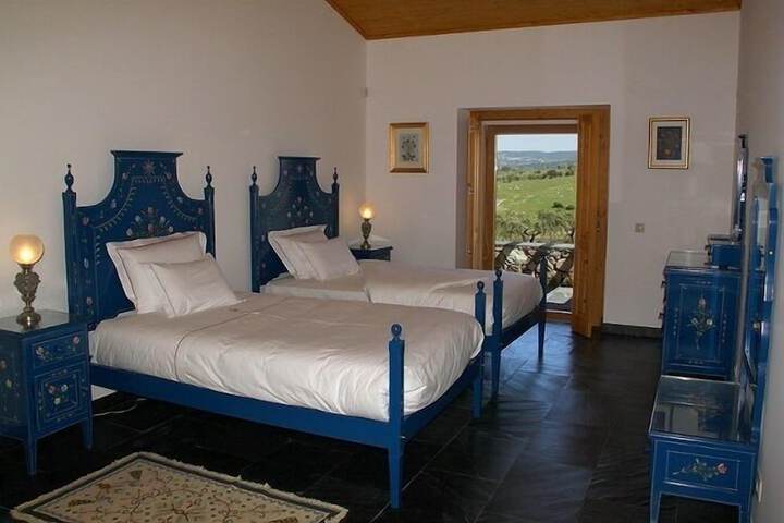 Room 2 of 41