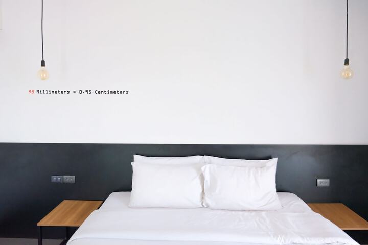 Room 12 of 77