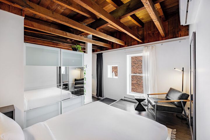 Room 16 of 70