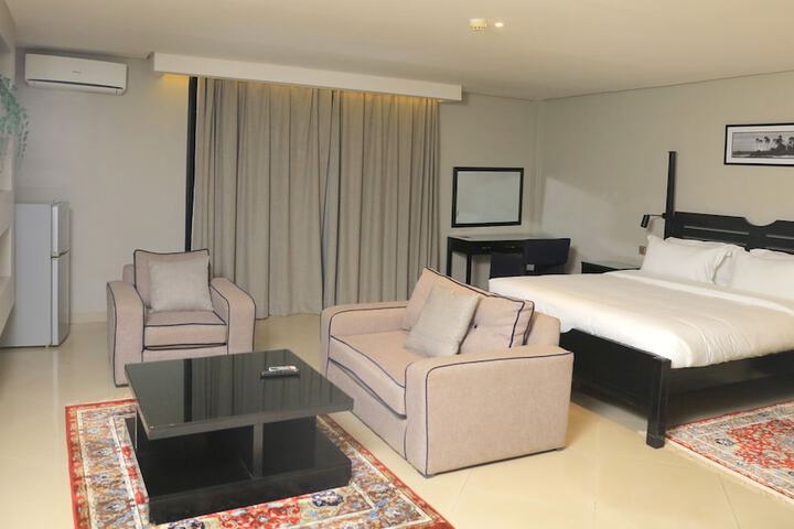 Room 3 of 38