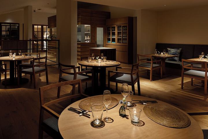 Dining 105 of 152