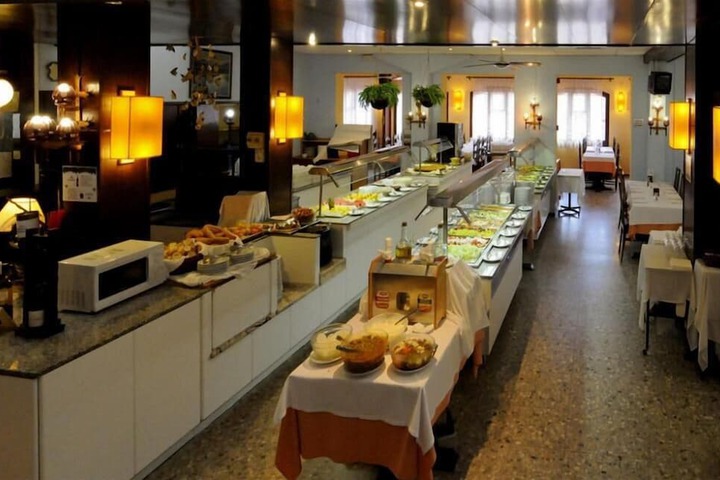 Dining Photos
