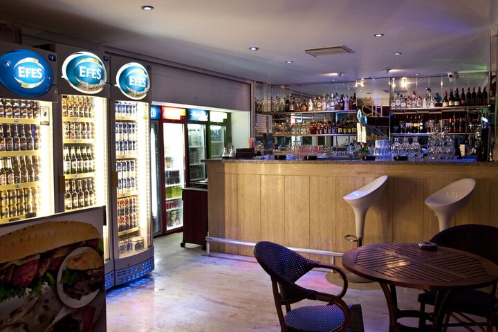 Hotel Bar