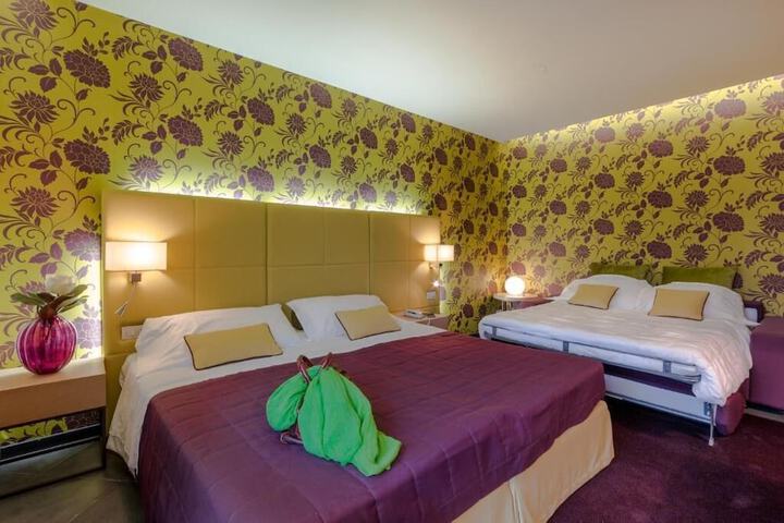 Room 15 of 54
