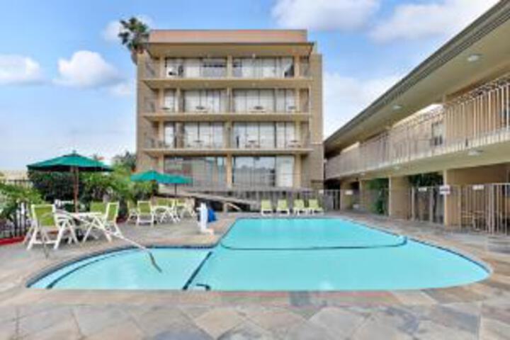 Days Inn Torrance Redondo Beach in Los Angeles, CA