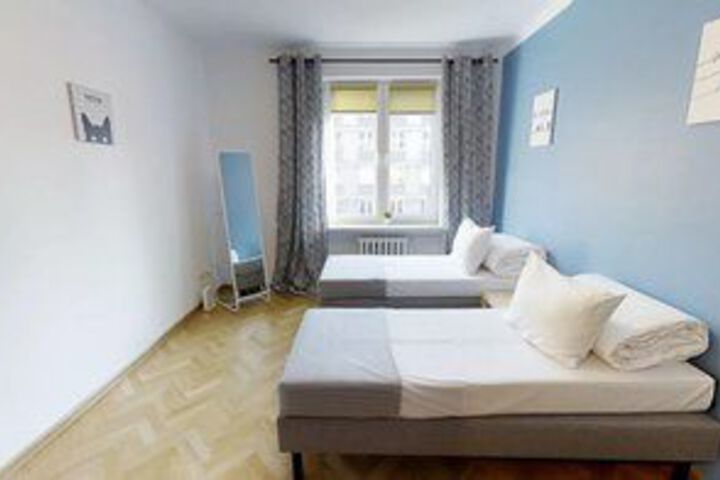 Room 5 of 11