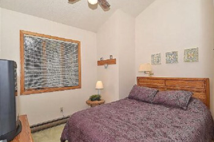 Room 42 of 47