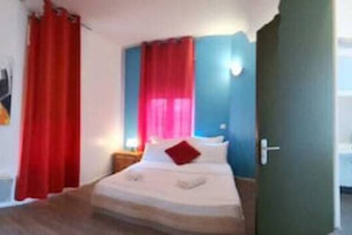 Room 43 of 158