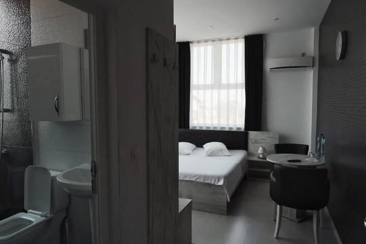 Room 4 of 88