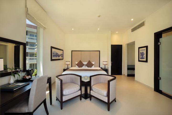 Room 27 of 70