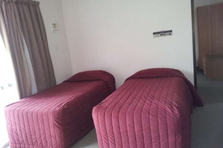 Room 11 of 48