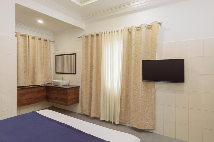 Room 9 of 36