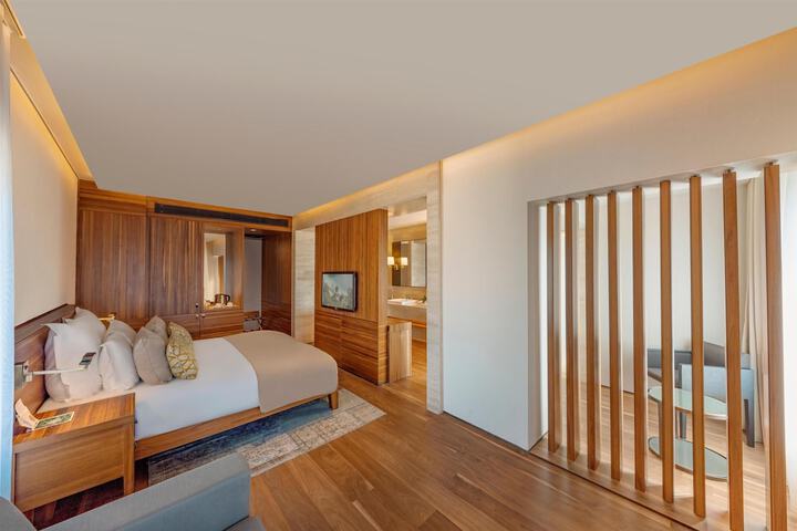 Room 95 of 320