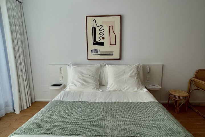 Room 6 of 80