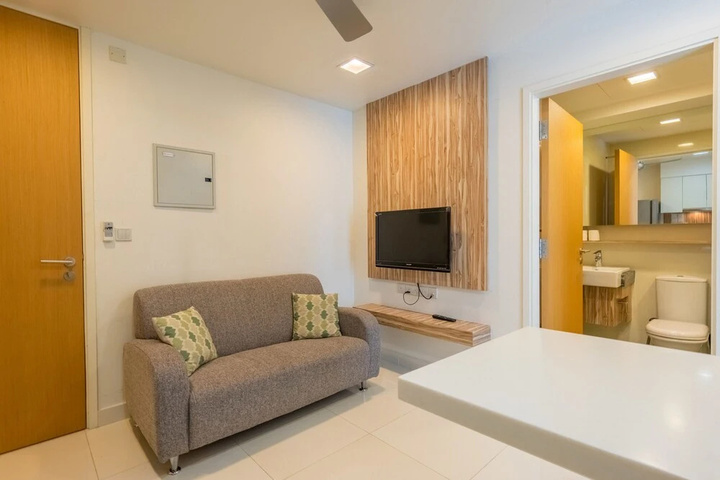 Room 2 of 9