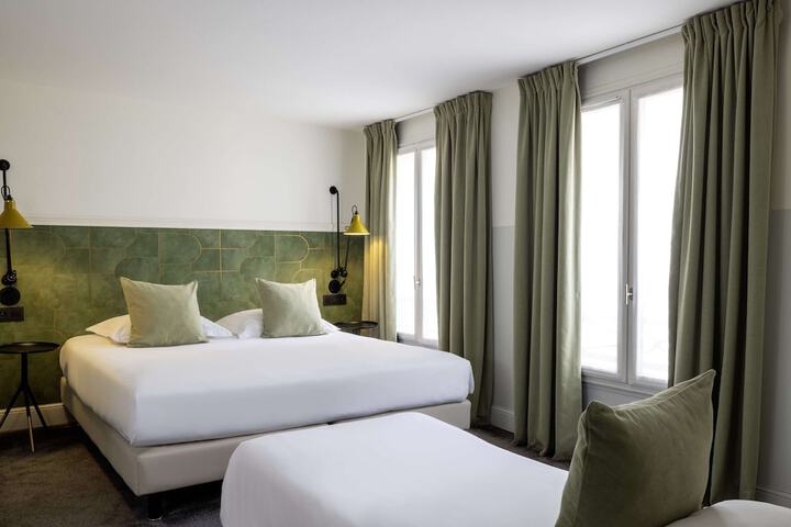 Room 28 of 42