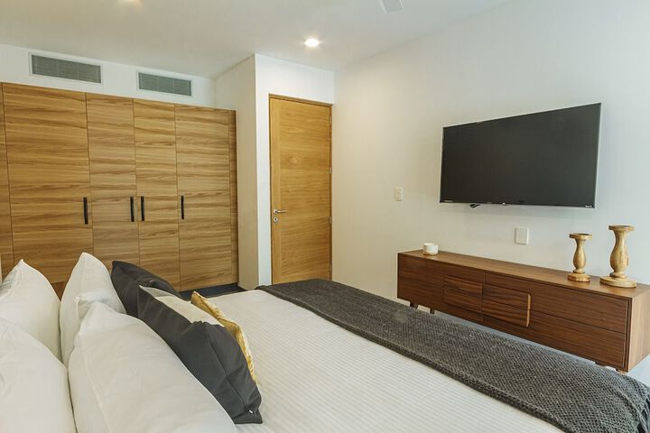 Room 34 of 156