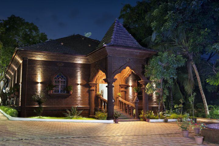 Front of property - evening/night