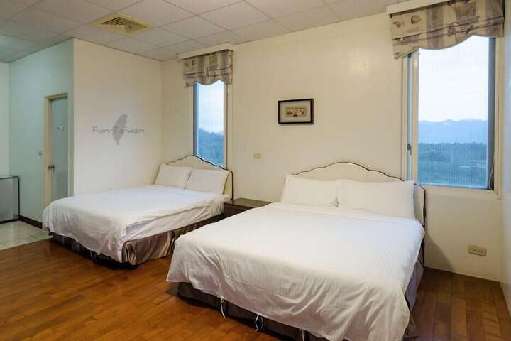 Room 7 of 48