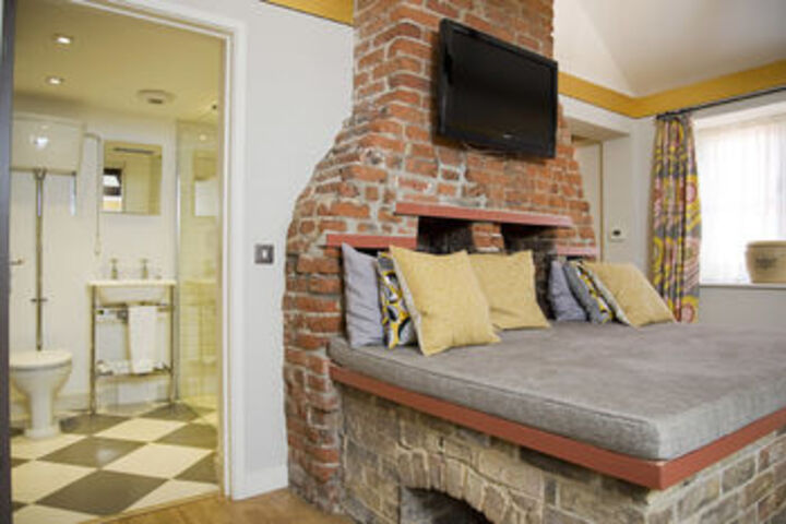 Room 44 of 61