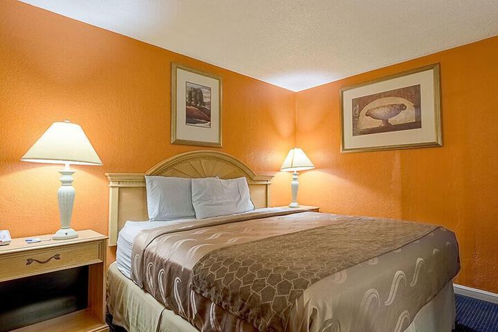 Room 6 of 26