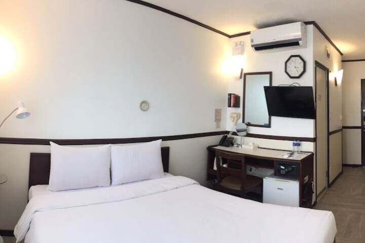 Room 6 of 49