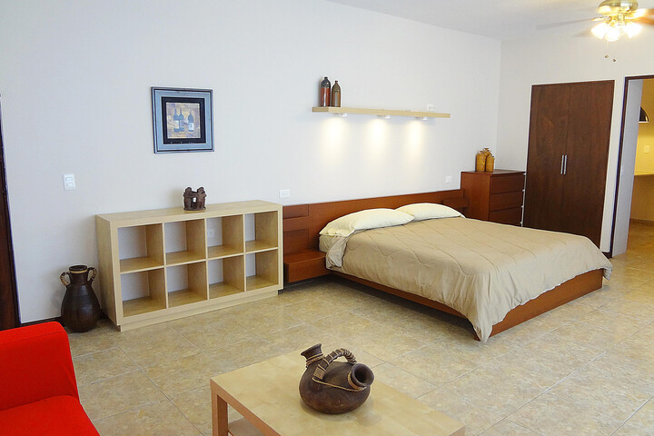 Room 9 of 13