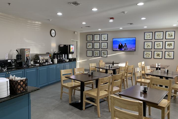 Breakfast area