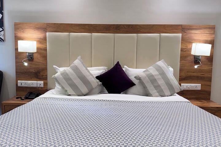 Room 16 of 32