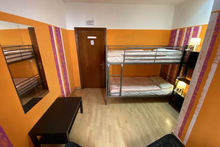 Room 10 of 42