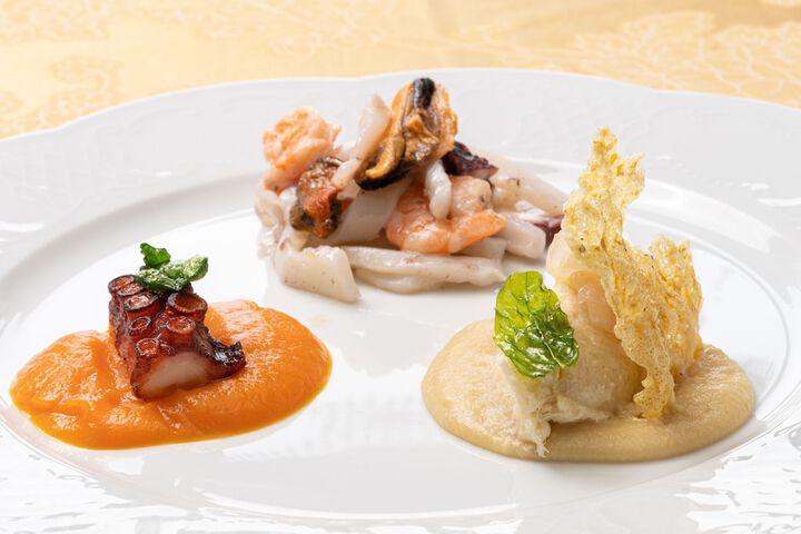 Dining 44 of 75