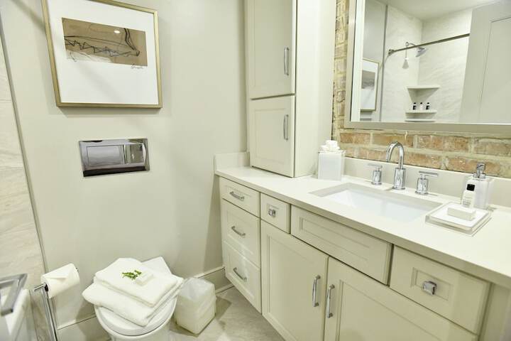Room 322 of 371