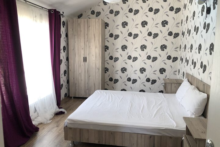 Room 16 of 79