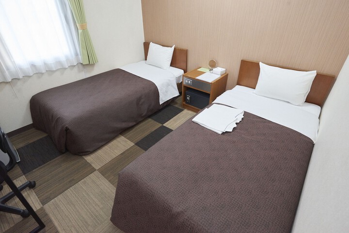 Room 5 of 27
