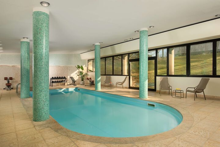 Pool Hotel