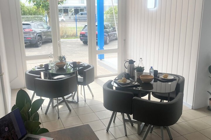 Breakfast/Coffee Service 11 of 16