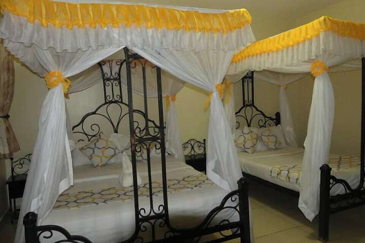 Room 3 of 40