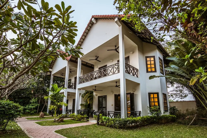 Dechasey Residence