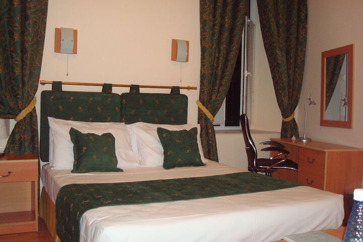 Room 8 of 79