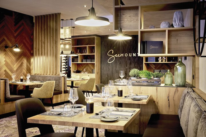 Dining 67 of 79