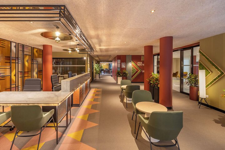 Entrance & Lobby