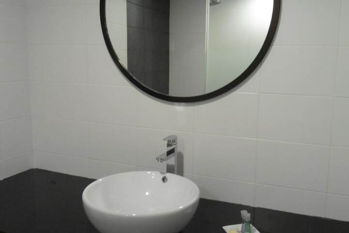 Room 27 of 42