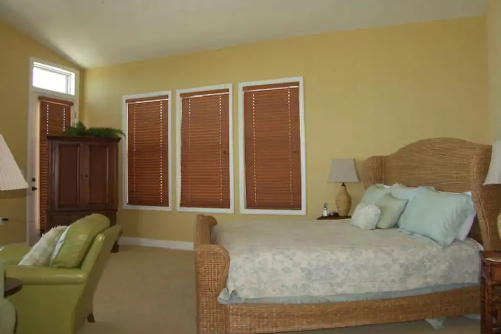 Room 5 of 25