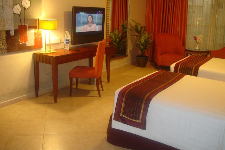 Room 8 of 39