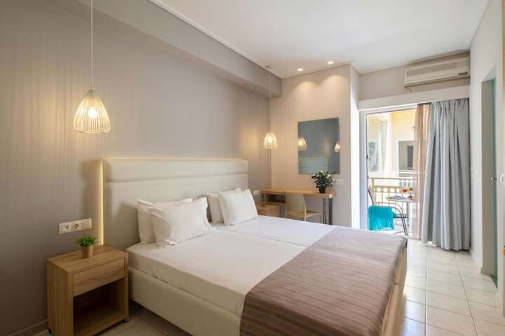 Room 25 of 62