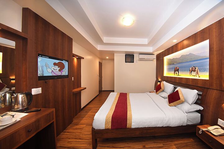 Room 5 of 32
