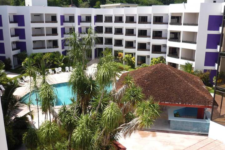 Hotel Pool