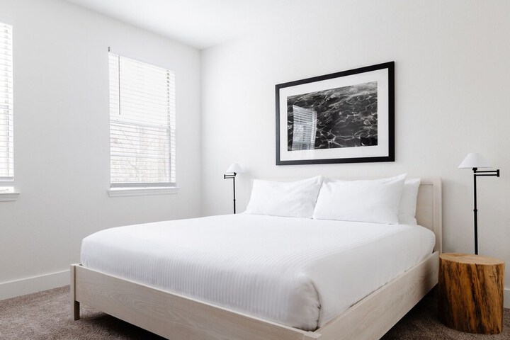 Room 4 of 48