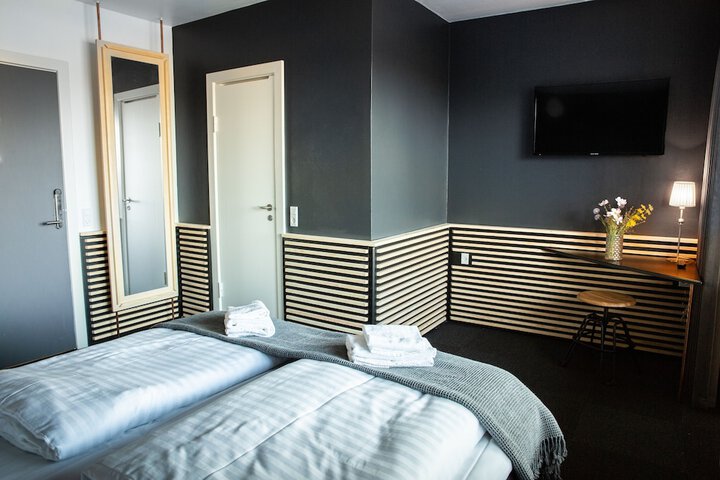 Room 10 of 52
