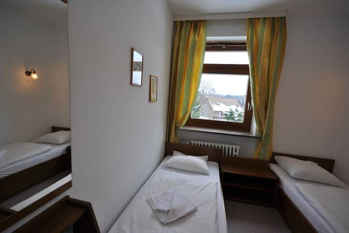 Room 3 of 31